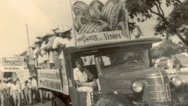 حافلة تقل عمال المزارع في البرازيل