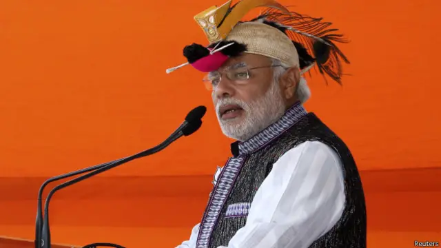 مودی کے سر ریاست گجرات میں مسلم کش فسادات میں جان بوجھ کر غفلت برتنے کا الزام ہے