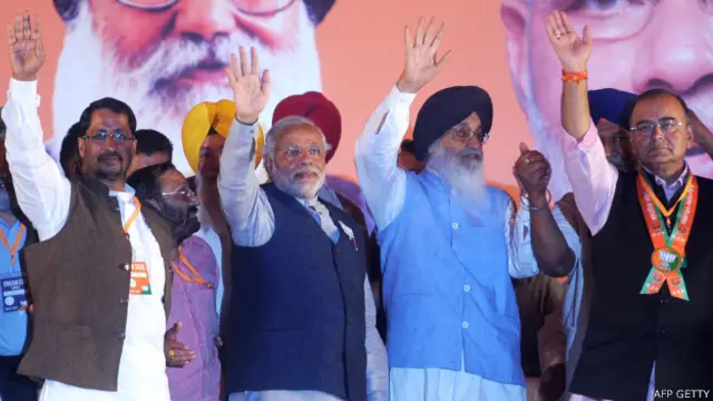 मोदी, बादल और अन्य