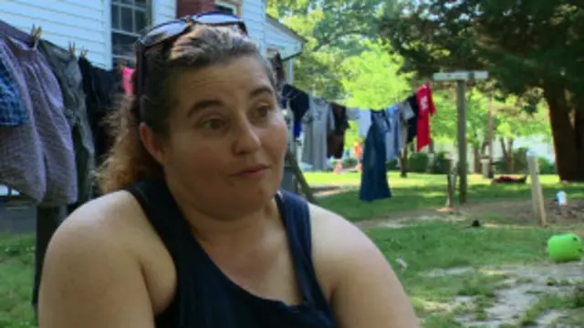 تقول جيسيكا رودريغوز إنها راضية بعمل أبنائها في المزرعة لأنهم يفهمون قيمة المال