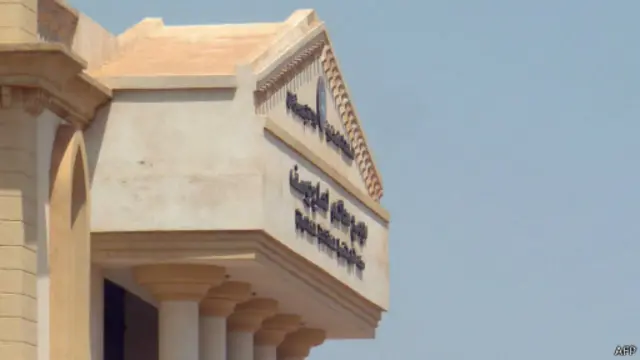 تحدثت المرأة إلى المحكمة في هدوء، وقالت إنها مسيحية ولم ترتد عن الإسلام. 