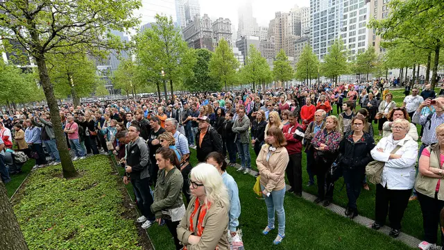 Público frente al museo