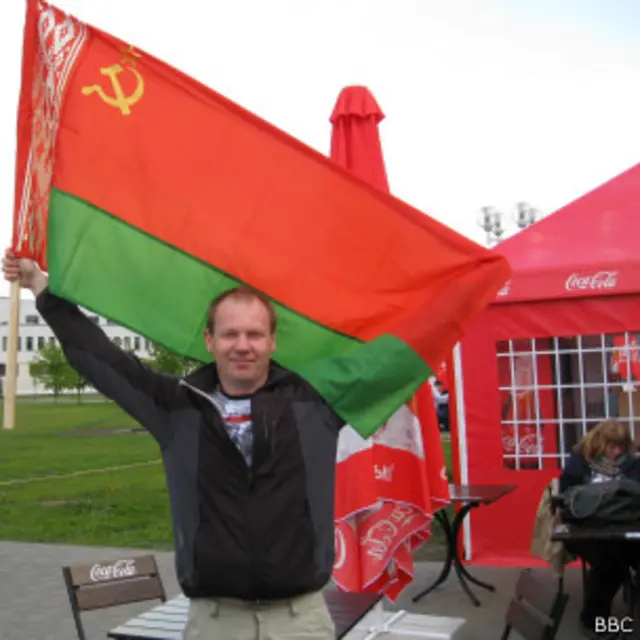 По мнению президента Белоруссии, демократии в Минске хватает