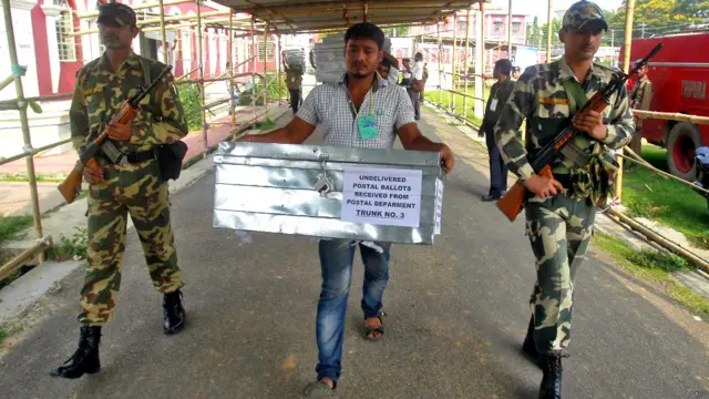 ووٹوں کی گنتی کے لیے بڑے پیمانے پر سکیورٹی کے سخت انتظامات کیے گئے ہیں۔ سیل بند بکسوں کو انتہائی حفاظت میں منتقل کیا جا رہا ہے۔