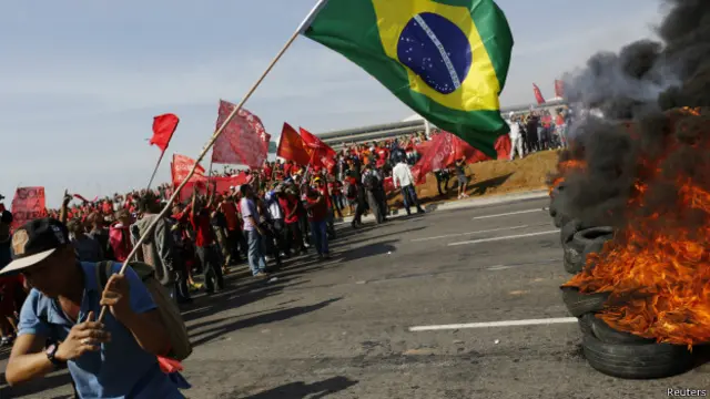 Protesto de sem-teto em frente ao Itaquerão
