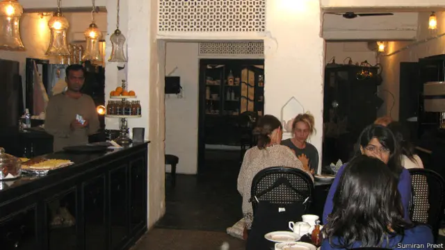 कॉन्सेप्ट कैफ़े