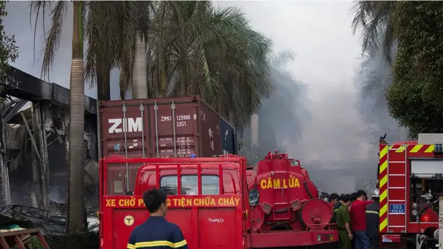 Các cuộc biểu tình sau đó lan ra hai khu công nghiệp ở Bình Dương, nơi làn sóng giận dữ bạo lực đã khiến ít nhất 15 nhà máy bị phóng hỏa và hàng trăm nhà máy khác bị đập phá, cướp bóc.