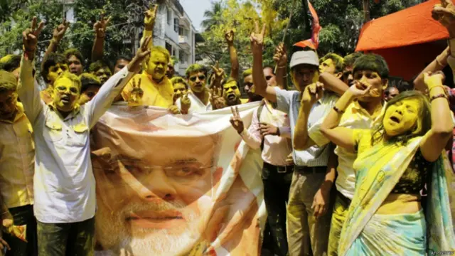 په انتخاباتو کې هر ګوند چې ۲۷۲ څوکۍ او يا هم له دې ډېرې ترلاسه کړي په پارلمان کې اکثريت خپلوي.