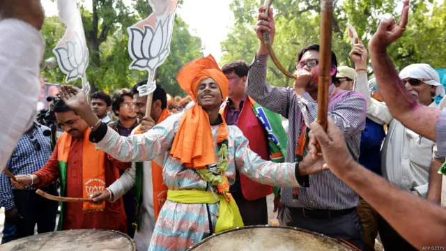 د اپريل له اوومې پيل شوې دغه ټاکنې چې په نهو پړاونو کې د مې په ۱۲مه پای ته ورسېدې د نړۍ تر ټولو ستر انتخابات دي.