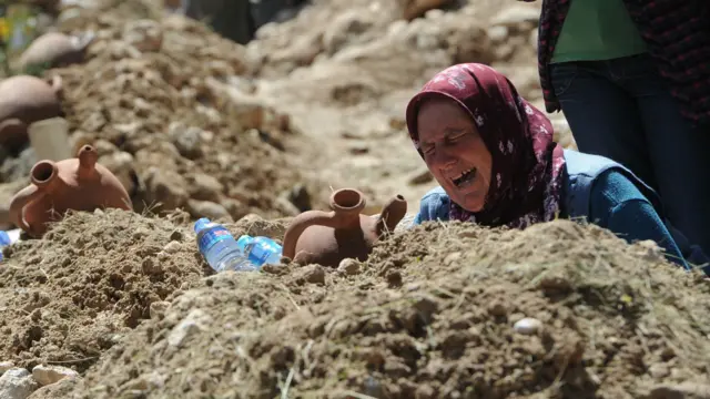 Cenazeler Soma ve çevresindeki ilçe ve köylerde törenlerle defnedildi. 