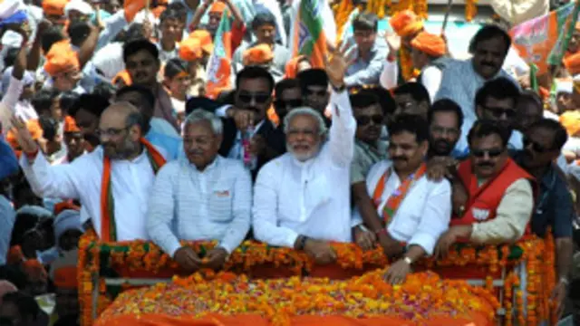 ناریندرا مودی رهبر حزب بی‌جی‌پی در یک همایش انتخاباتی