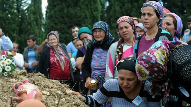 بستگان کارگران کشته شده