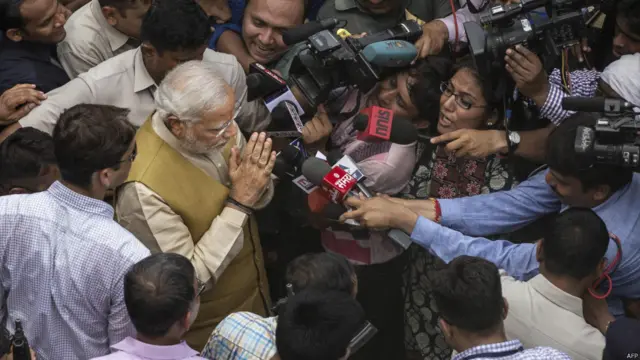  الیکشن میں کامیابی کے بعد گجرات کے وزیر اعلیٰ نریندر مودی اور وزارتِ عظمیٰ کی کرسی کے درمیان اب کوئی رکاوٹ باقی نہیں رہی۔