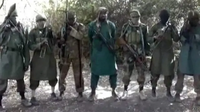 يرى خبراء أن أول شيء ينبغي القيام به هو التأكد من وجود دليل على أن المختطفين "على قيد الحياة"