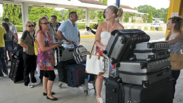 Британские туристы в Момбасе