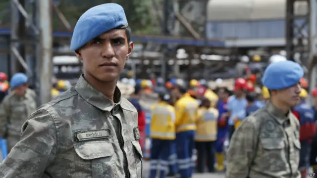 Турецкая полиция применила для разгона протестующих слезоточивый газ и водяные пушки