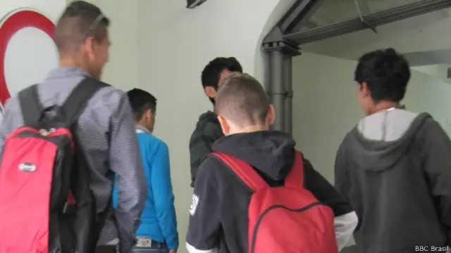 Menores imigrantes na Itália (BBC Brasil)