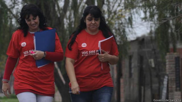 Educadores do programa 'Vuelva a estudiar' (Governofutebol online apostaSanta Fé)