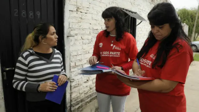 Educadores do programa 'Vuelva a estudiar' (Governo de Santa Fé)