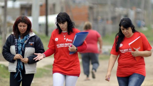 Educadores do programa 'Vuelva a estudiar' (Governofutebol online apostaSanta Fé)