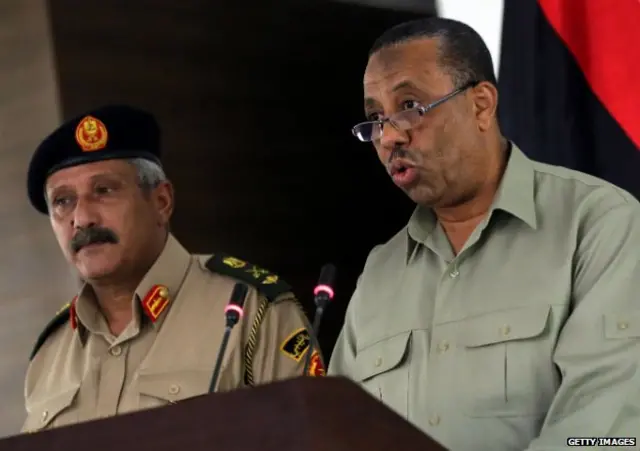 لومړي وزیر عبدالله الثني ټینګار کړی چې حکومت د بریدونو امر نه دی ورکړی.