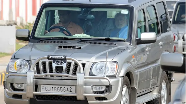 नरेंद्र मोदी का रोड़ शो