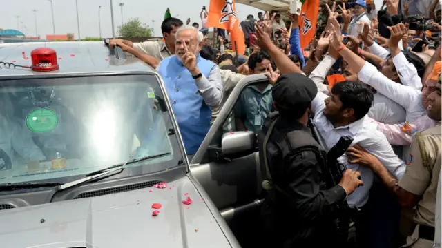 नरेंद्र मोदी का रोड़ शो