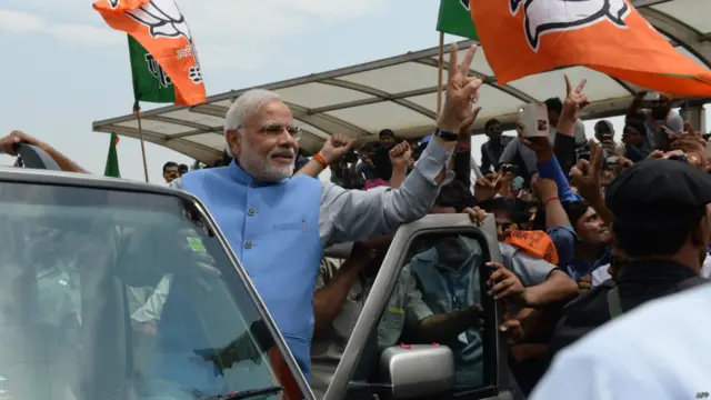 नरेंद्र मोदी का रोड़ शो