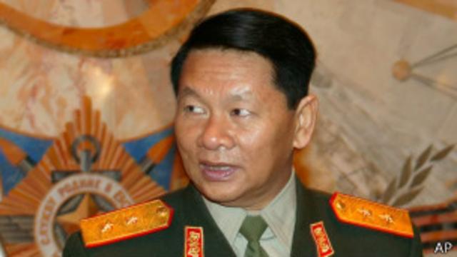 Министр обороны Дуангчай Пхичит