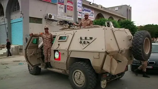 در بنغازی درگیریهای مداومی میان ارتش و گروههای مسلحی که به کشتار نیروهای امنیتی متهم هستند، صورت گرفته است