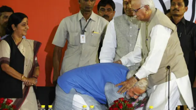 नरेंद्र मोदी, लालकृष्ण आडवाणी