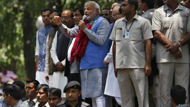 नरेंद्र मोदी