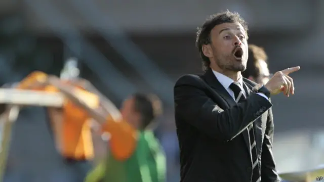 Luis Enrique, kelahiran 1970, adalah mantan gelandang menyerang Barcelona.