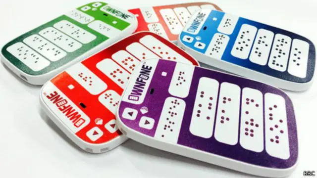 أطلقت الشركة البريطانية أونفون أول هاتف يعمل بطريقة برايل في الأسواق.