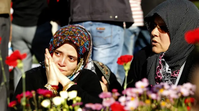 Soma Mezarlığı'nda ağlayan kadınlar / Fotoğraf: Halit Onur Sandal - Getty 