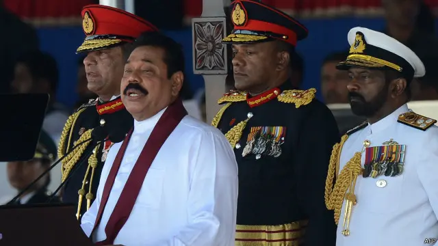 'ප්‍රාණ ඇපකාරයෝ වෙලා හිටපු ලක්ෂ තුනක ජනතාව මුදා ගත්තේ අපේ මේ රණවිරුවෝ'