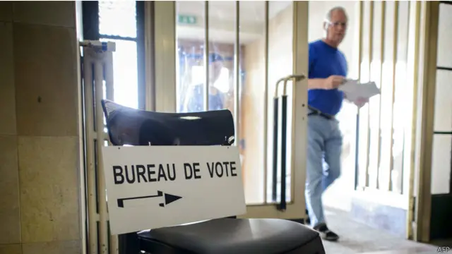 يستفتى السويسريون في شتى الأمور التي تهم حياتهم