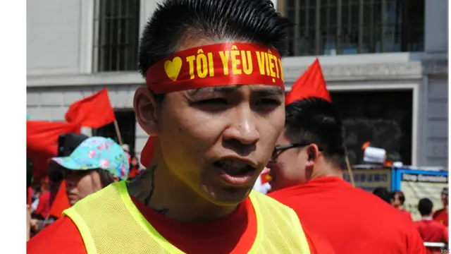 这位英国越南侨民抗议的组织者说，抗议是民众自发进行，数百人能够在很短时间赶来参加伦敦中国使馆前的示威，难能可贵。