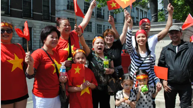 在伦敦越南侨民抗议的同一天，越南反政府组织也号召民众越南首都河内、南部的胡志明市等地就中国在南中国海的“挑衅”举行新一轮抗议活动。