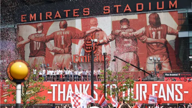 parade kemenangan Arsenal