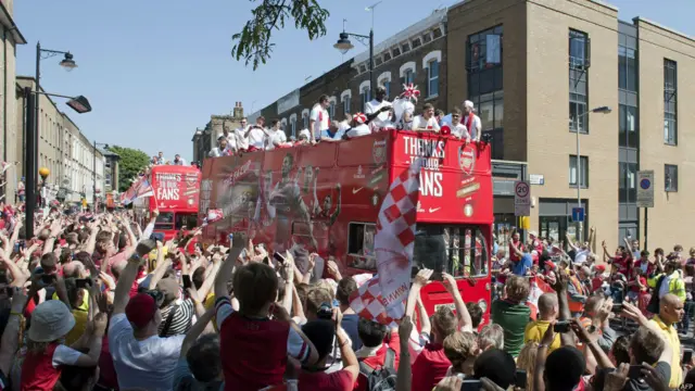 parade kemenangan Arsenal