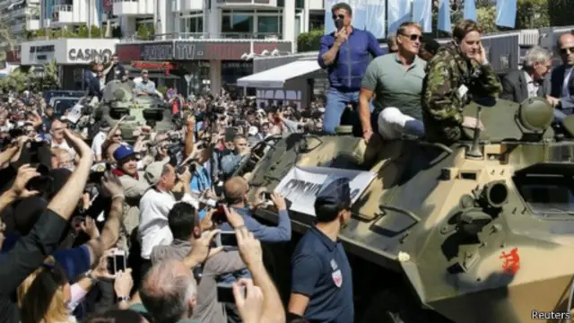 شهدت الأجواء في المؤتمر الصحفي لفيلم "المستهلكون" ما كان يشبه عودة اجتماع الأصدقاء القدامى