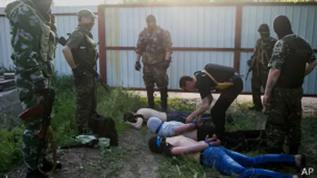 Пророссийские боевики в Краматорске задерживают подозреваемых в работе на украинские спецслужбы