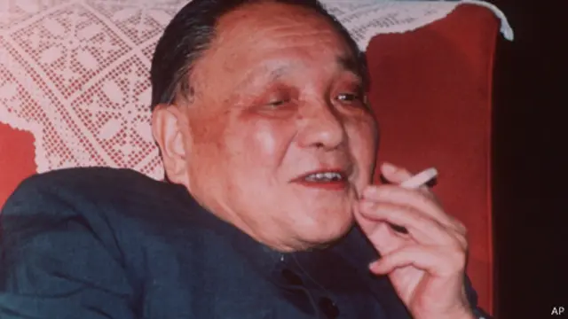 赵紫阳以赞扬邓小平的方式暗示，中国的决策权实际上掌握在邓小平一人手中。