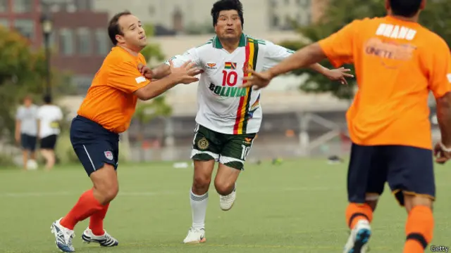 صدر موریلس 2006 میں ہونے والے ایک میچ میں گول کیپر سےٹکر کے بعد اپنی ناک تڑوا بیٹھے تھے