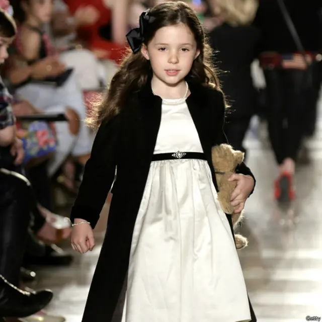 बच्चों का फ़ैशन शो, साक्षरता के लिए समर्थन, न्यूयार्क सिटी,