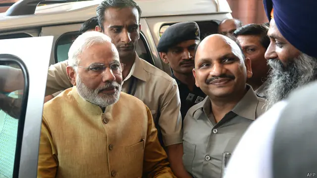 नरेंद्र मोदी