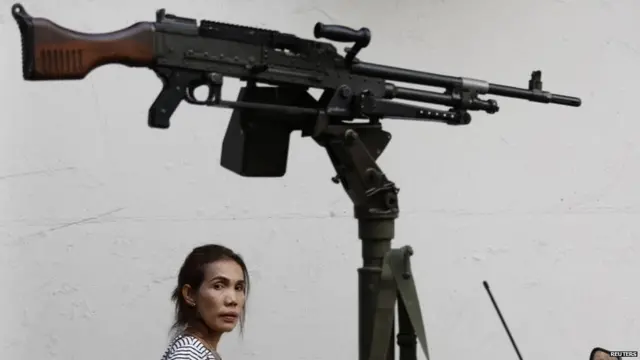 Phần lớn người dân Bangkok có vẻ đã khá bình tĩnh đáp lại yêu cầu của quân đội, mọi người đi lại, tới chỗ làm bình thường.