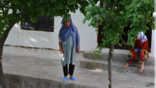 بر اساس آمارهای موجود زنان افغان به مراتب بیشتر از مردان به مشکلات روانی دچار میشوند