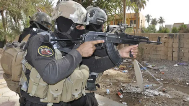 مازالت قوات الأمن العراقية تلاحق عناصر القاعدة في الرمادي.